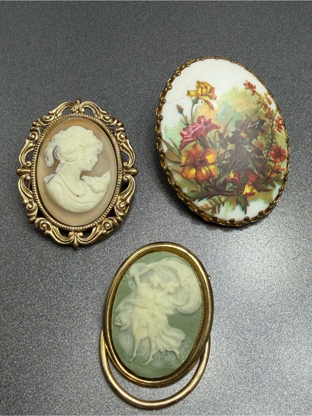Vintage Resin Scarf Clips in Cream with Floral lot of 3